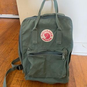 Fjalraven Kanken Classic backpack.